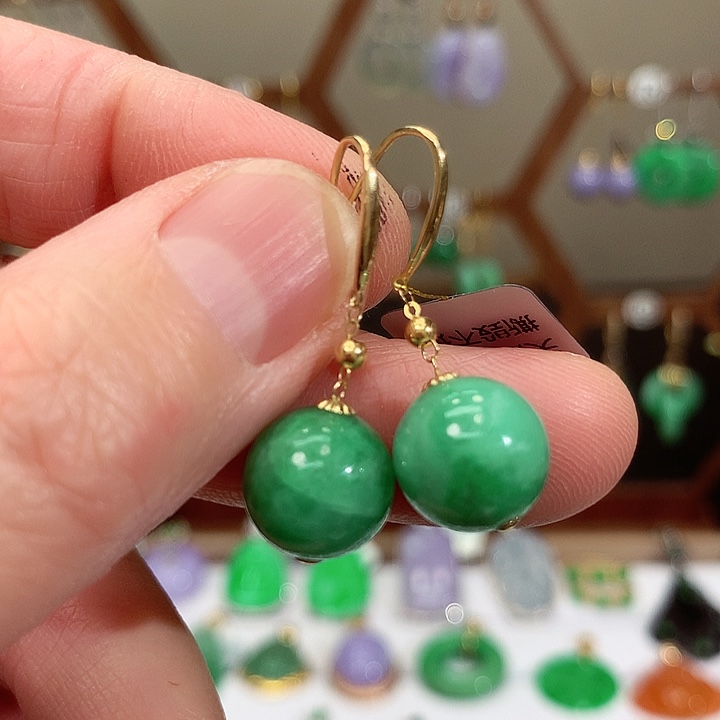 18K金镶嵌翡翠耳饰天然