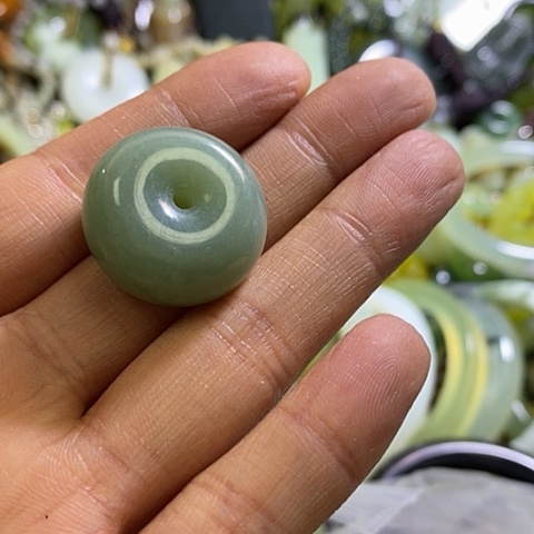 岫玉未镶嵌颈饰多样性发货