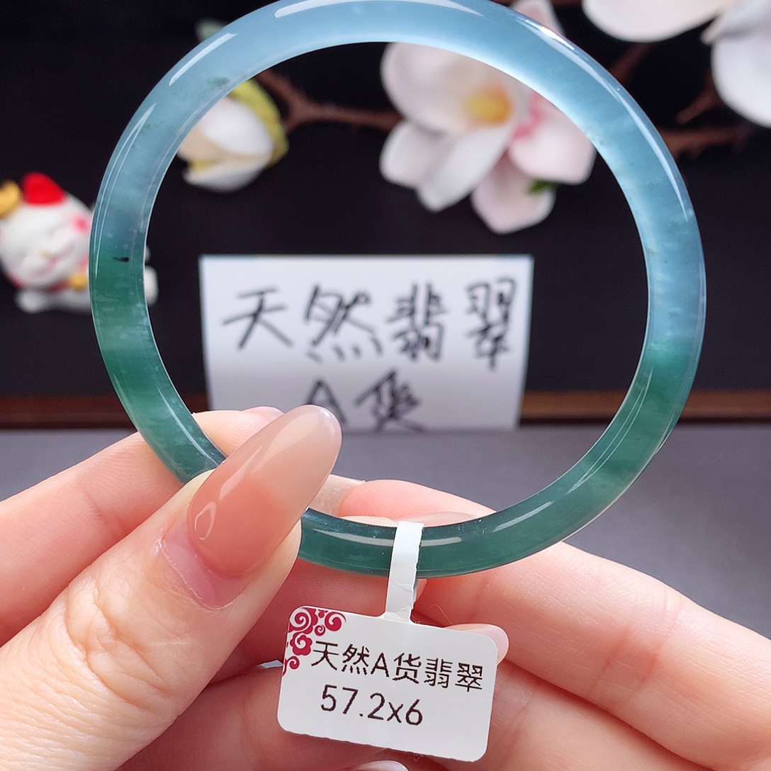 翡翠手镯（圆镯）未镶嵌