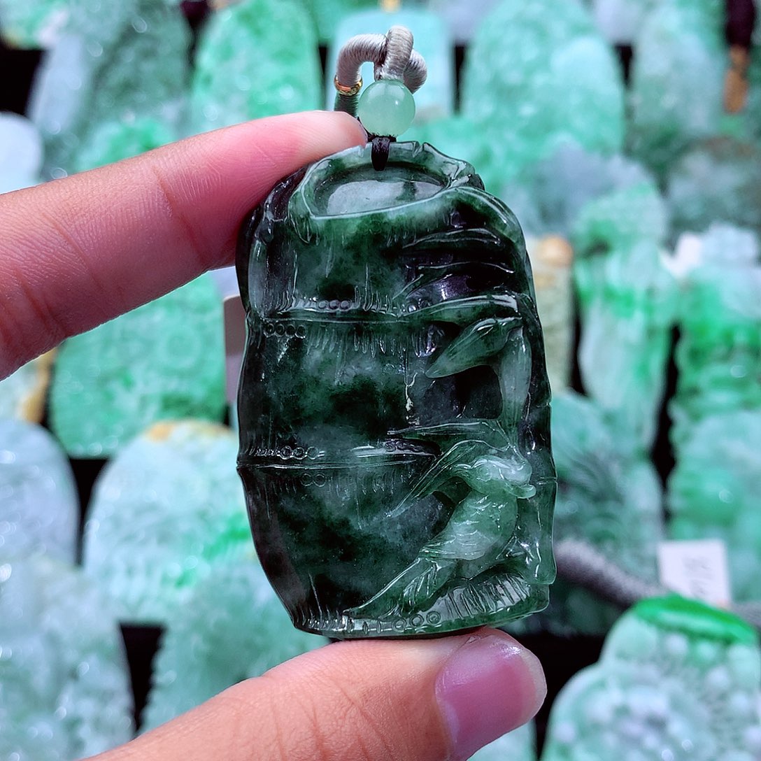 吊坠(不含链)未镶嵌翡翠