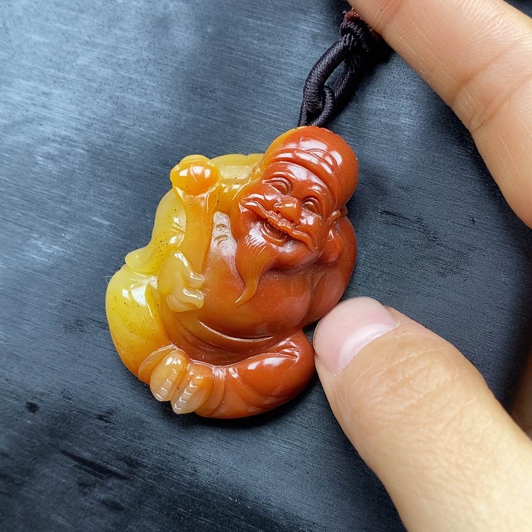 石英质玉（黄龙玉）颈饰未镶嵌