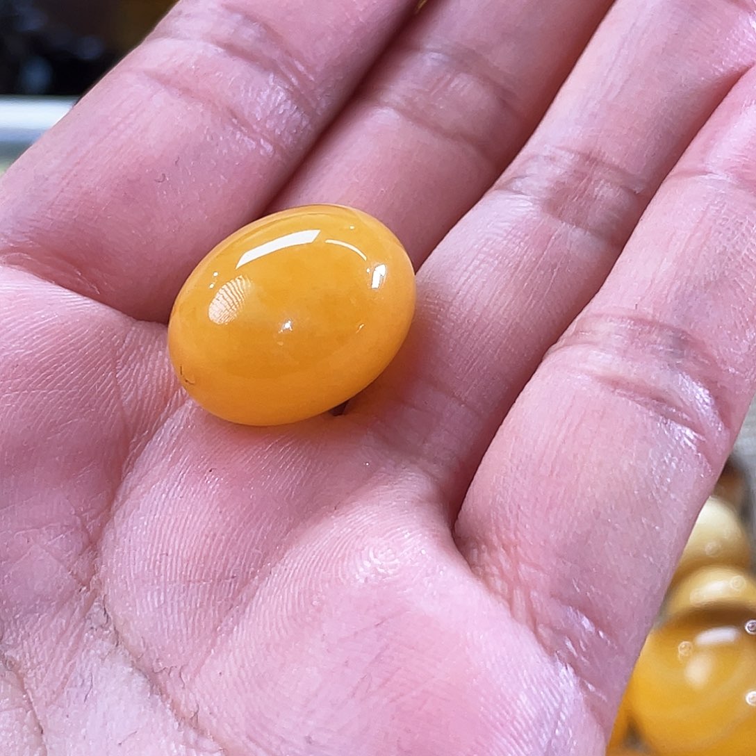 琥珀吊坠(赠链)未镶嵌蜜蜡珠