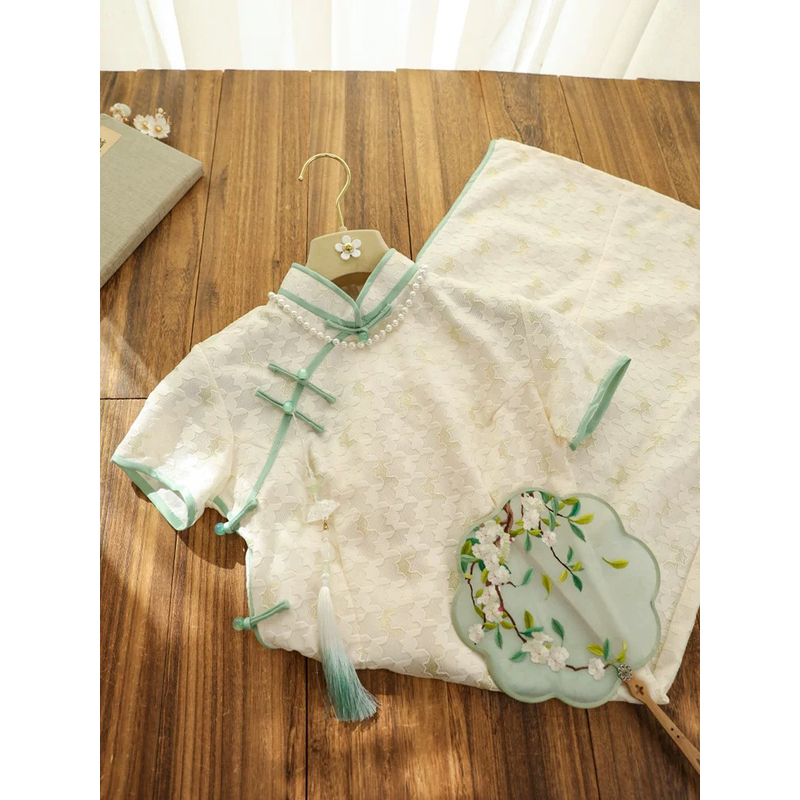 0112-米色珠光蕾丝之绒旗袍（没有配饰）