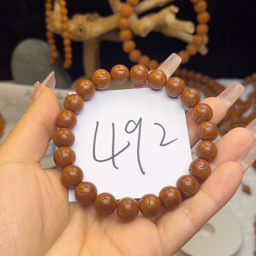 吊坠桃核光珠肚卡10左右