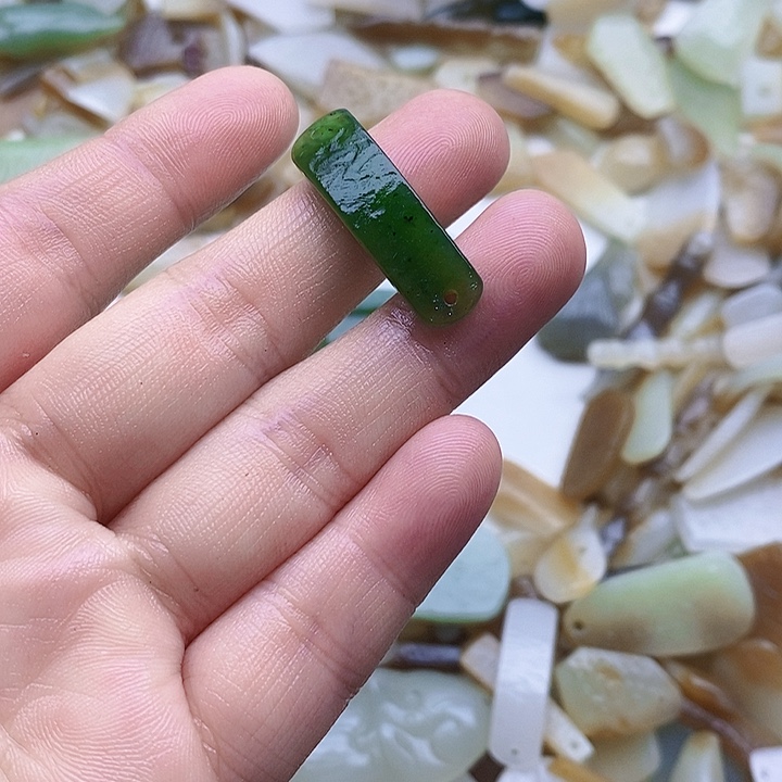 齐***行和田玉未镶嵌珠宝半成品