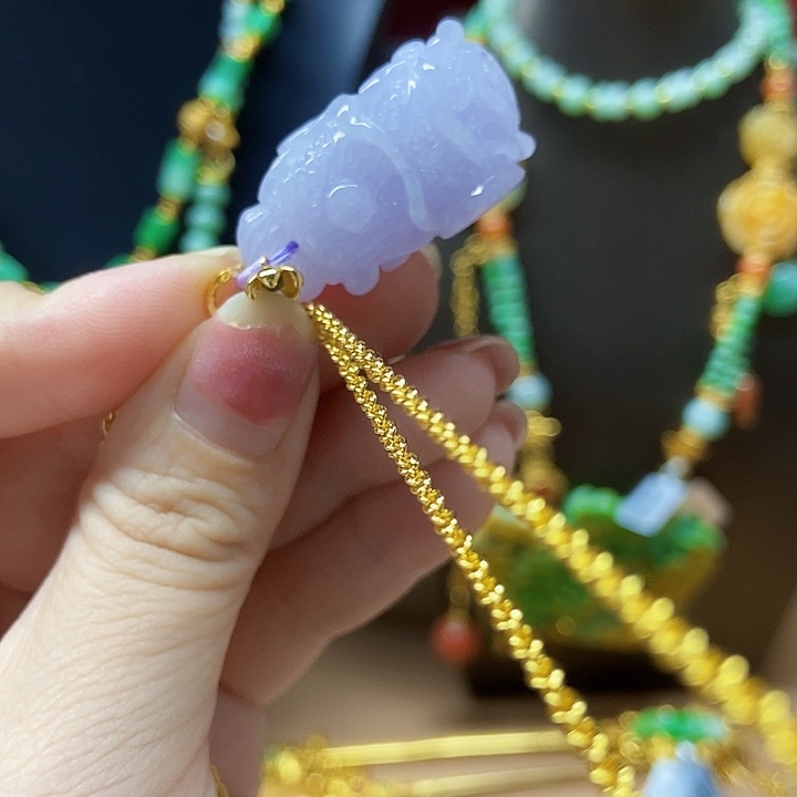 翡翠未镶嵌颈饰吊坠