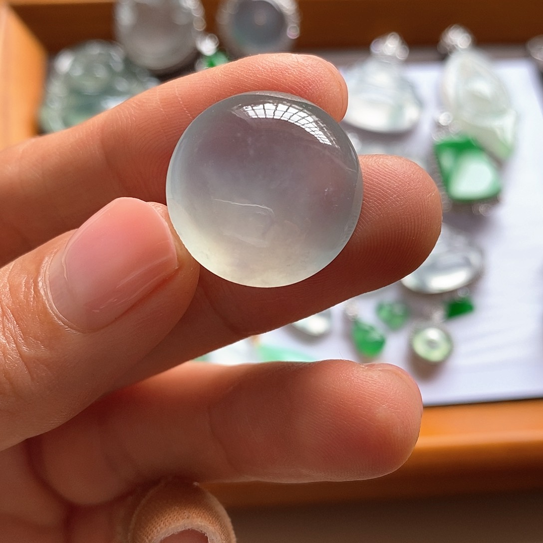 翡翠未镶嵌颈饰蛋面