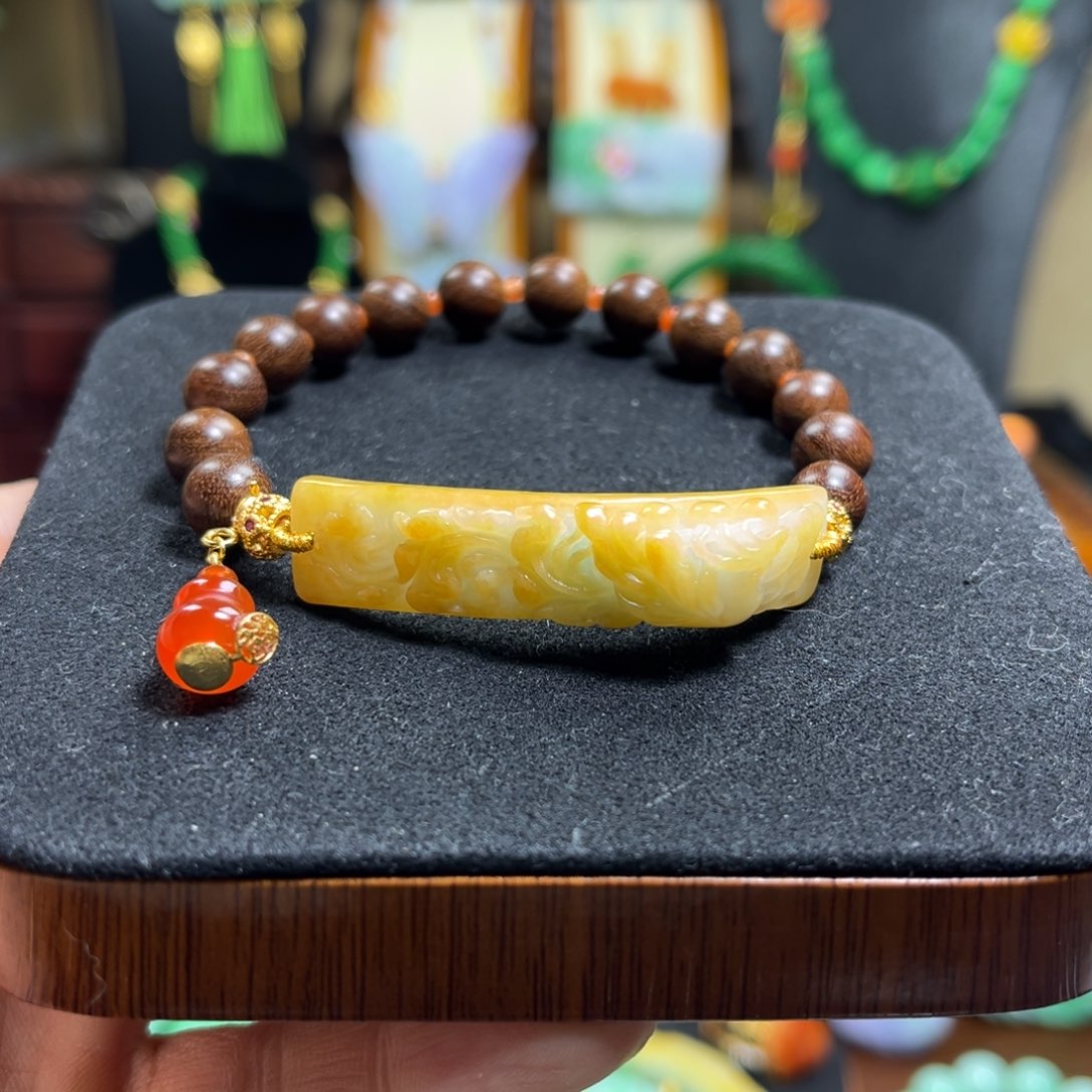 翡翠未镶嵌颈饰天然翡翠手牌