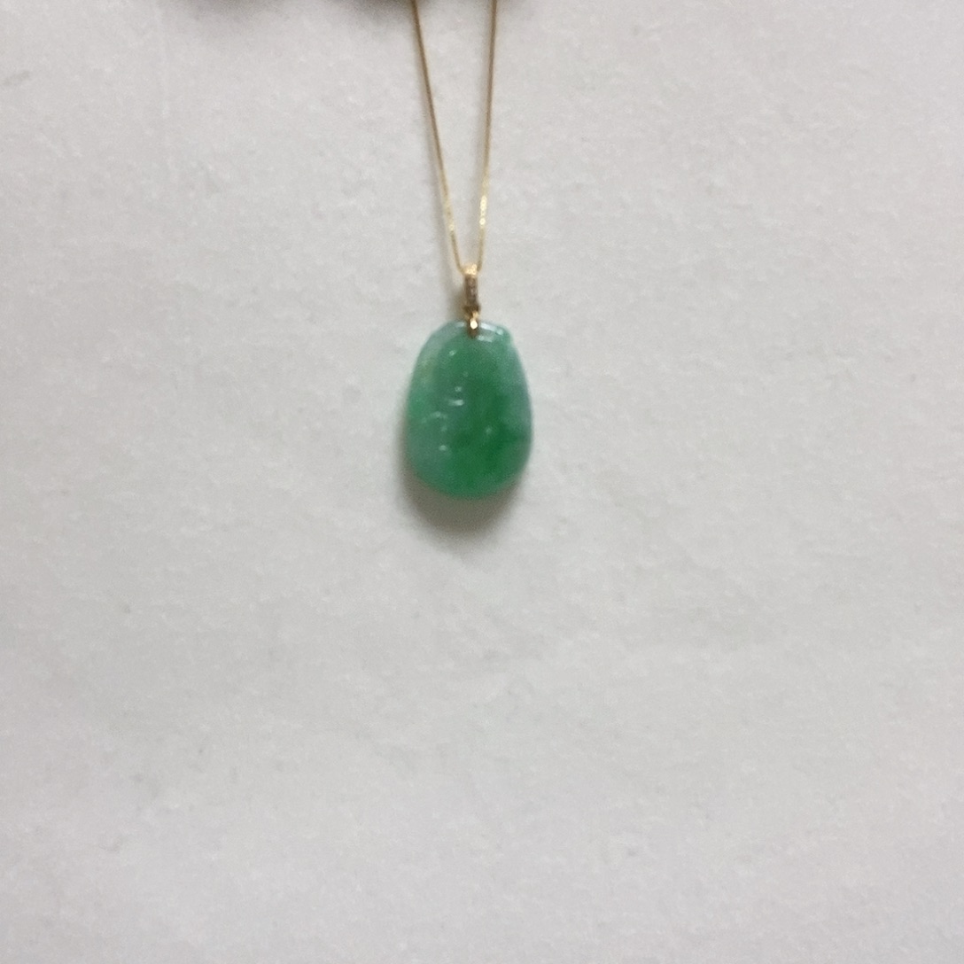 翡翠颈饰18K金镶嵌简单