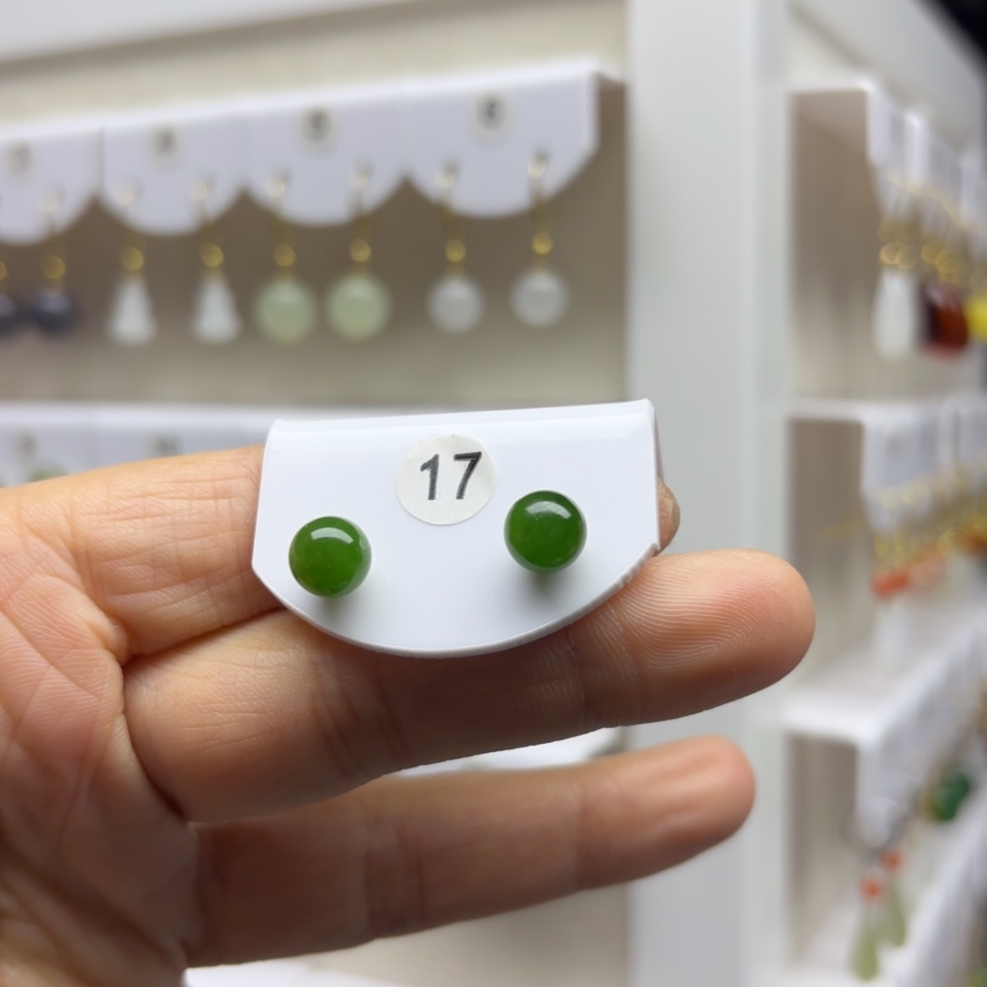 和田玉18K金镶嵌耳饰8mm