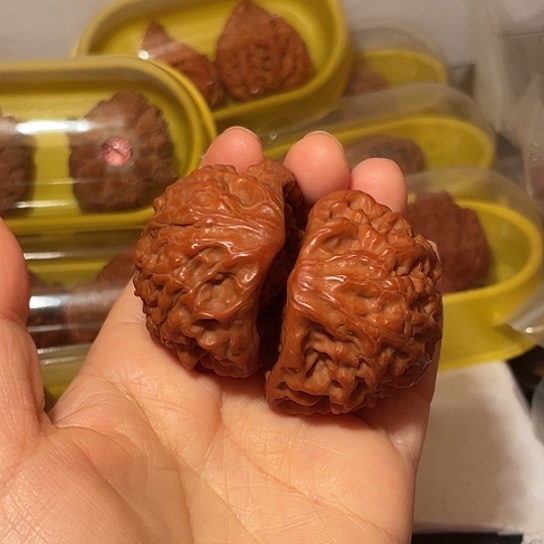 郑***玩文玩核桃吊坠核桃