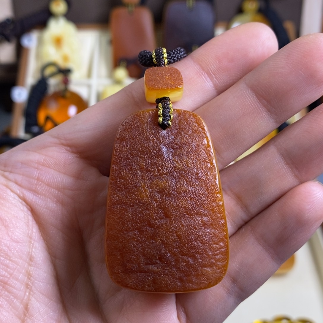 蜜蜡未镶嵌裸石大漠