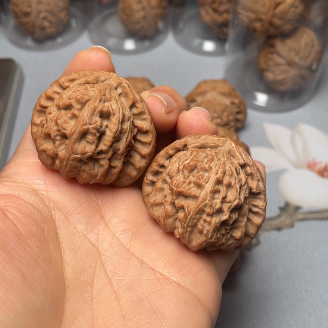 【闪购商品】文玩核桃吊坠原装白狮子………