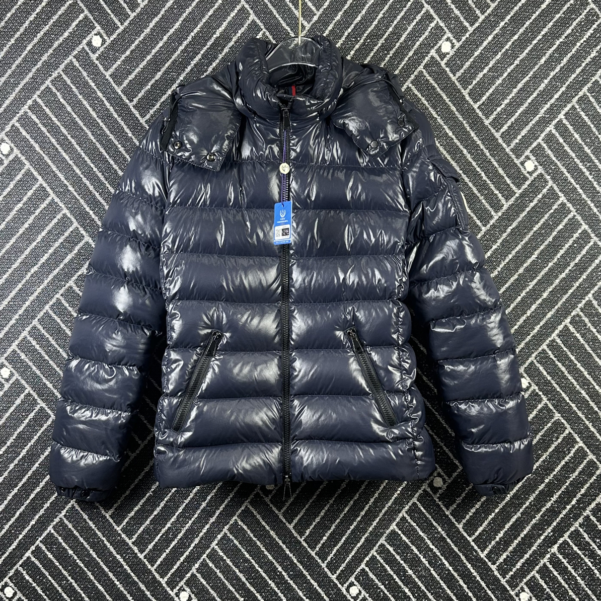 99新 MONCLER 女款bady经典款藏青羽绒服/1码/18151
