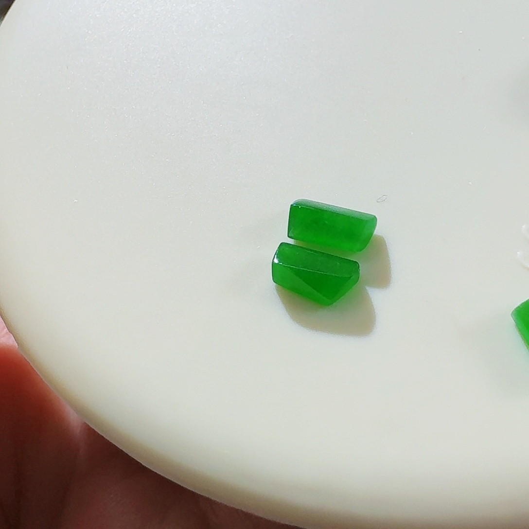 翡翠颈饰未镶嵌裸石