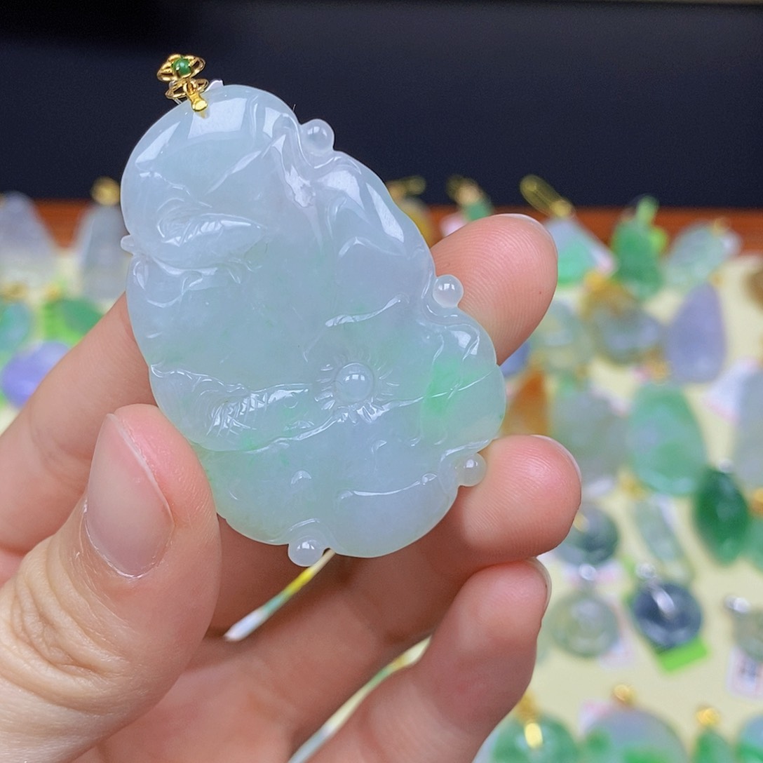 翡翠颈饰18K金镶嵌翡翠