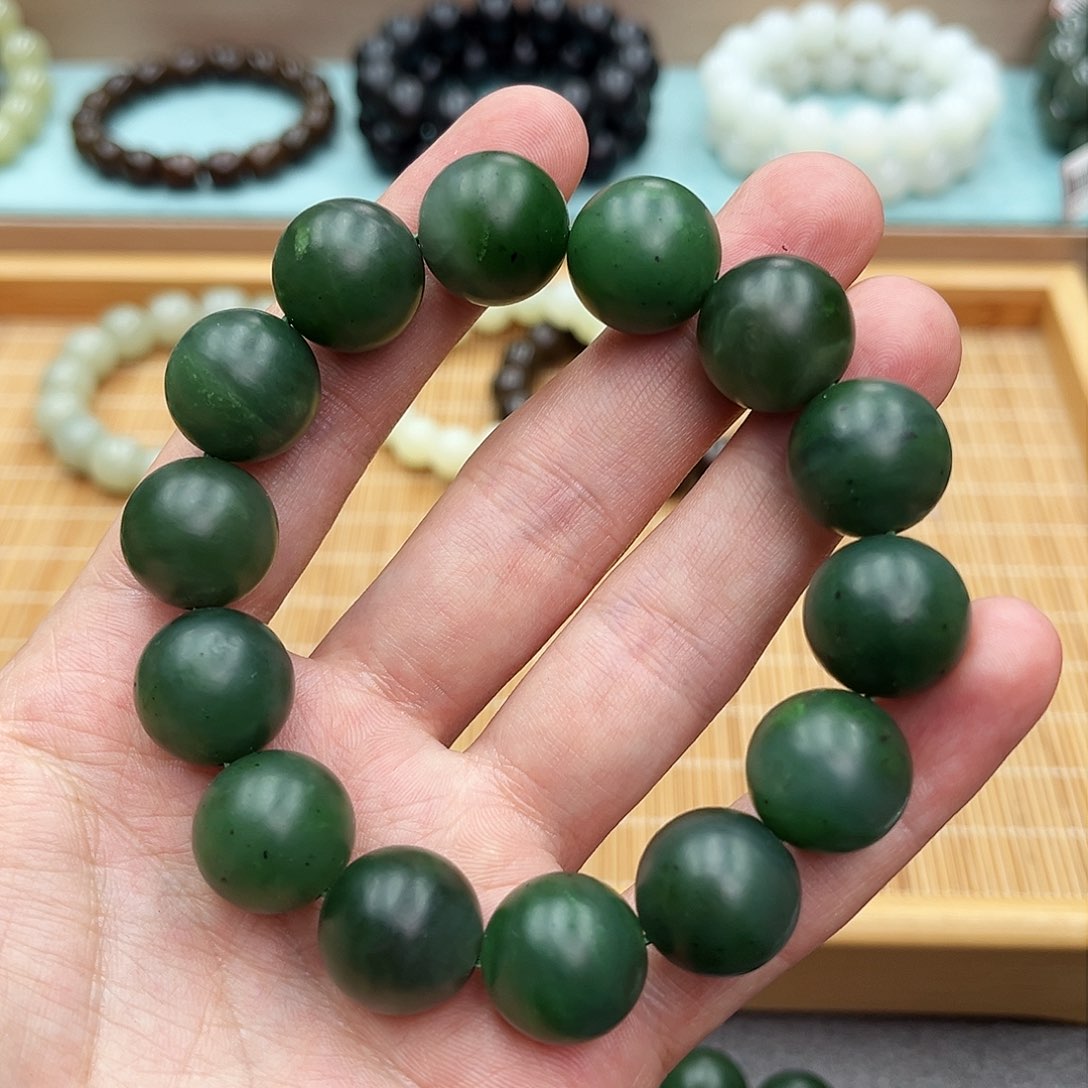 未镶嵌和田玉手链