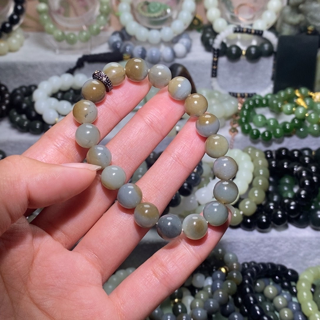 吉***之和田玉未镶嵌手链