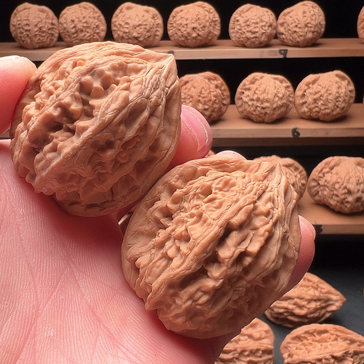 文玩核桃把件大沽石边39高44肚37.5