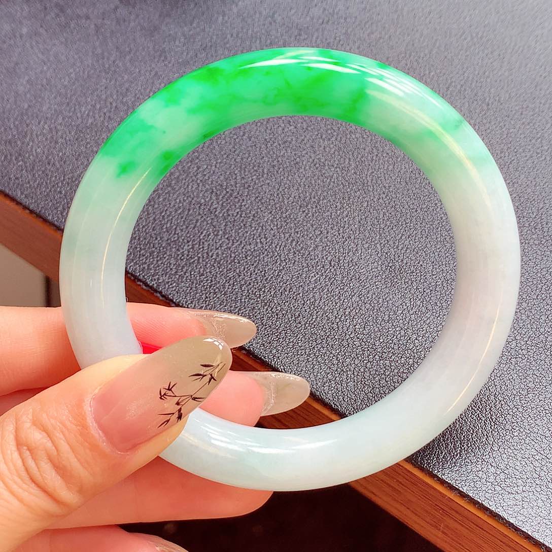 翡翠手镯未镶嵌缅甸翡翠手镯