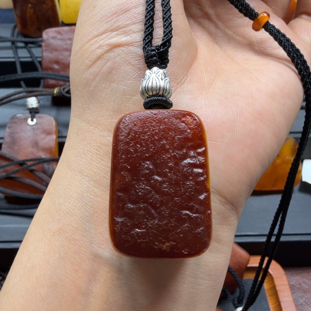 未镶嵌吊坠(赠链)琥珀