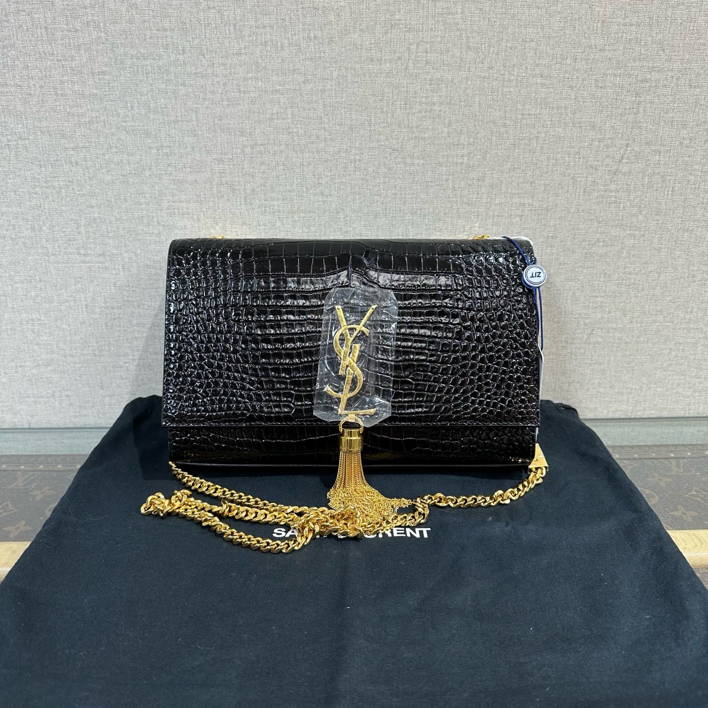 99新 YSL/圣罗兰 黑金鳄鱼压纹流苏Kate中号单肩斜挎包  16031