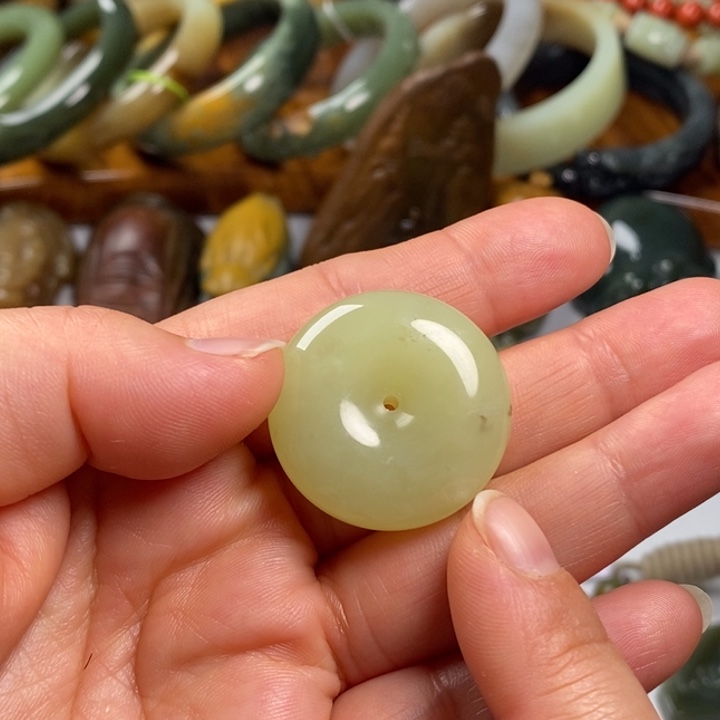 和田玉（糖玉）未镶嵌手镯