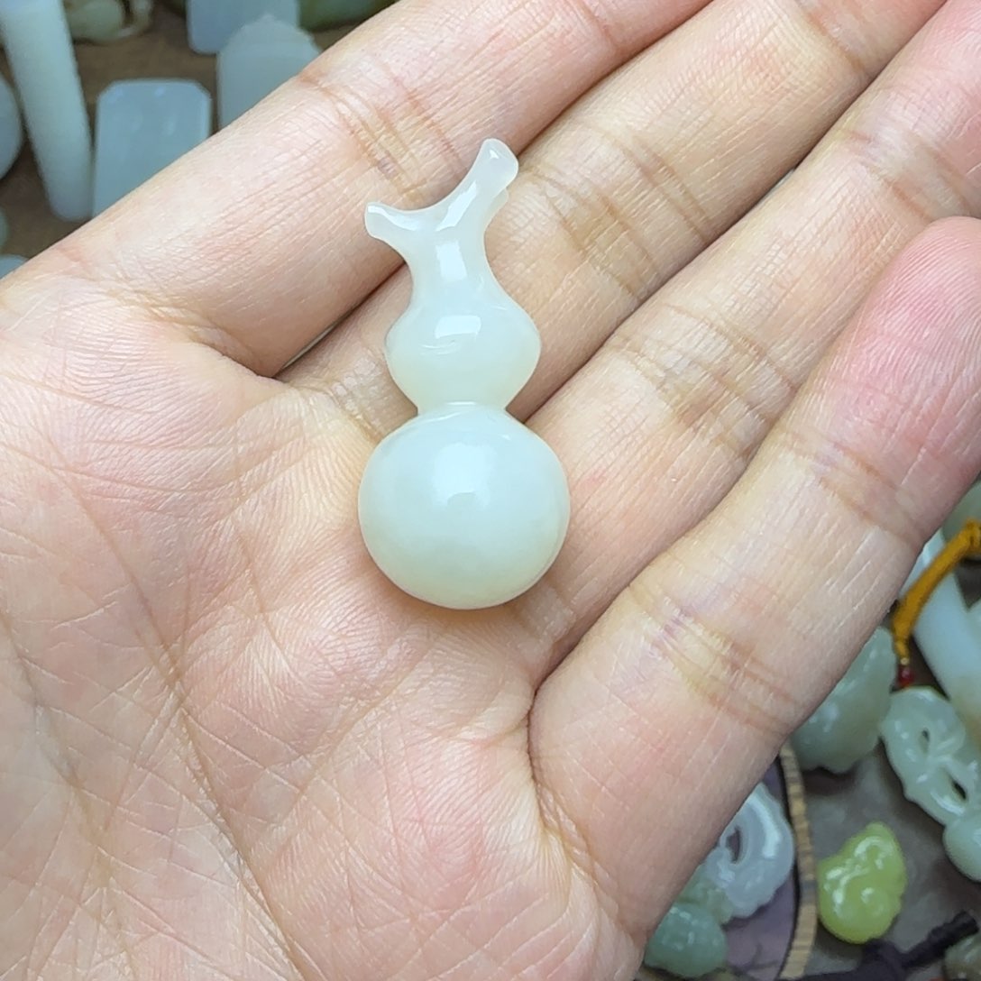 和田玉挂件未镶嵌葫芦