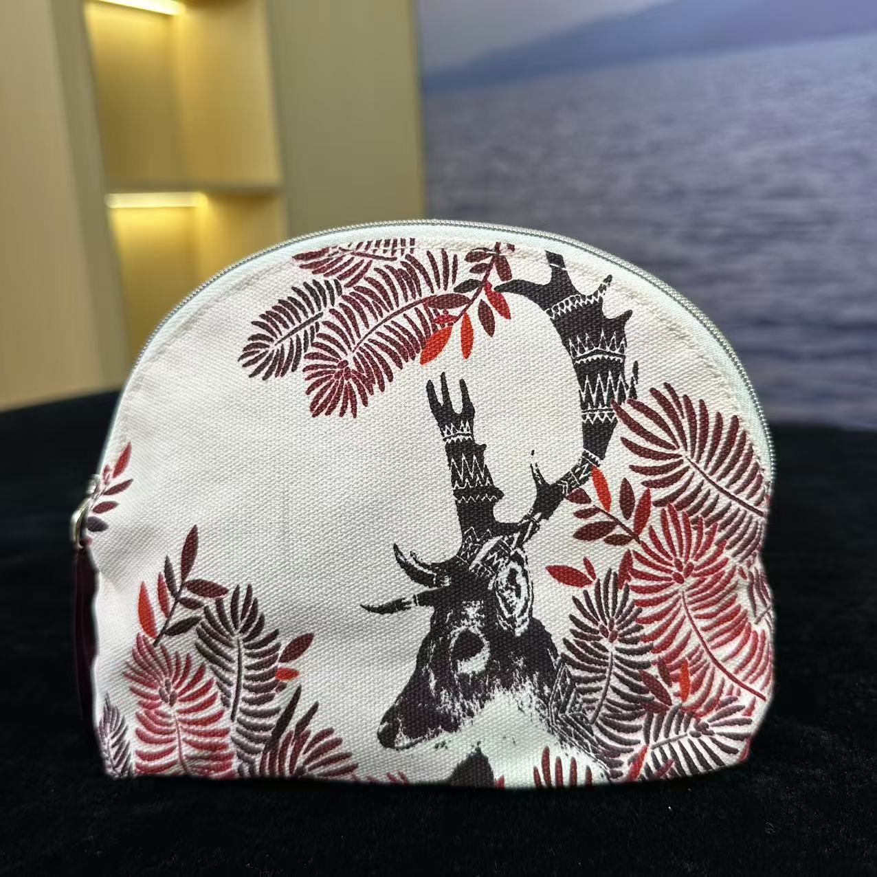 （全新未使用） 白色鹿鹿化妆包！娇娇！！ 化妆包！