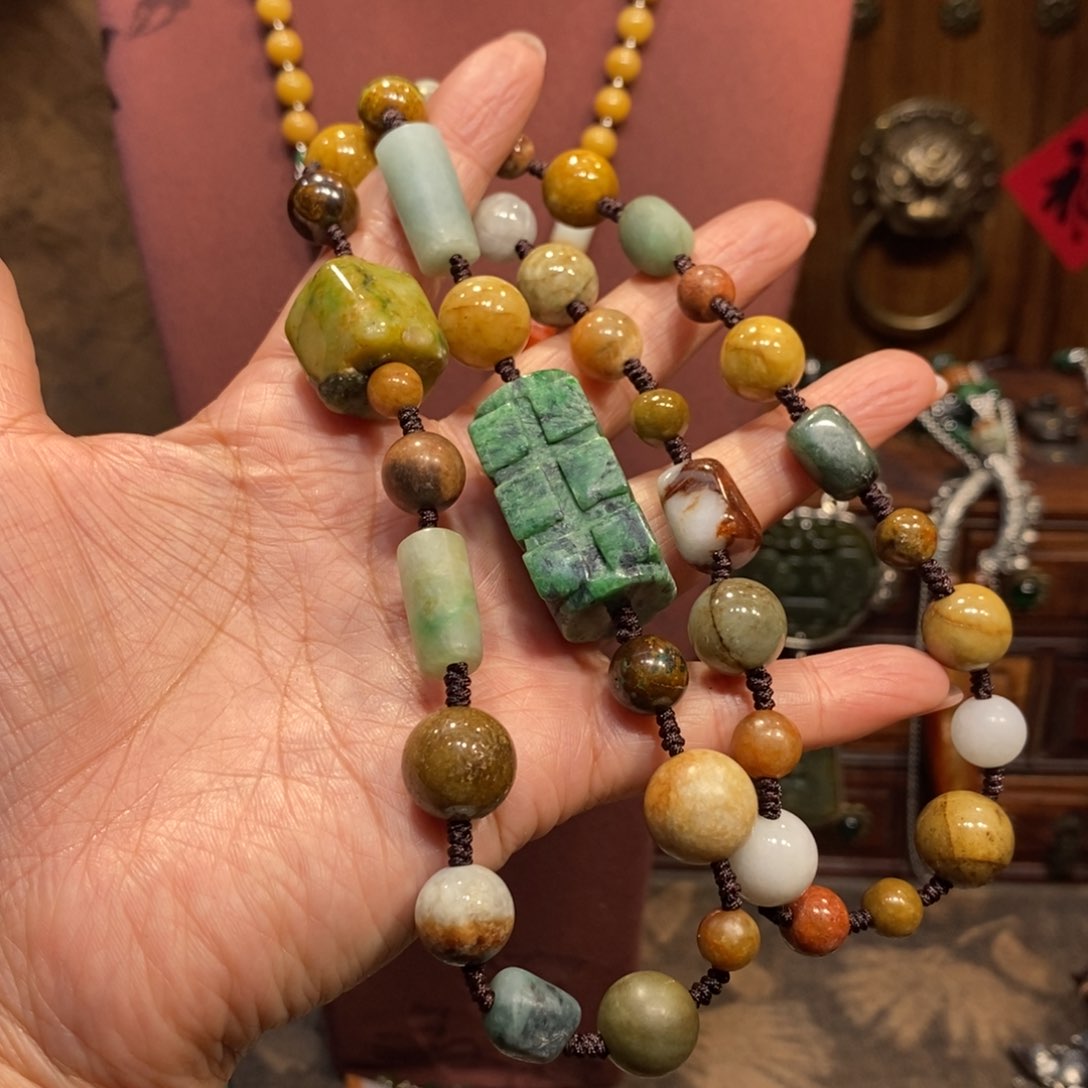 翡翠吊坠(赠链)未镶嵌