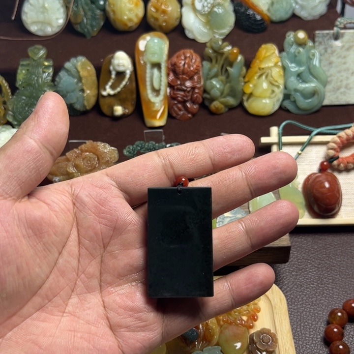 蛇纹石玉合金颈饰