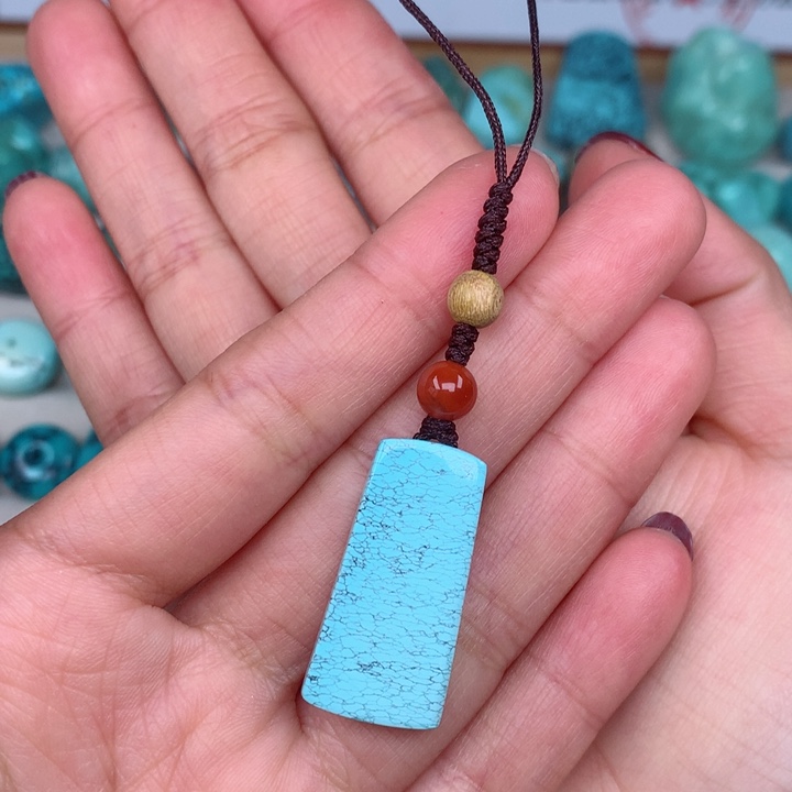 绿松石颈饰未镶嵌