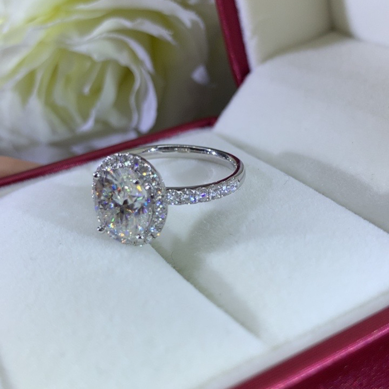 【合成/培育】纯手工18K金重金2克拉鸽子蛋椭圆钻女生戒指