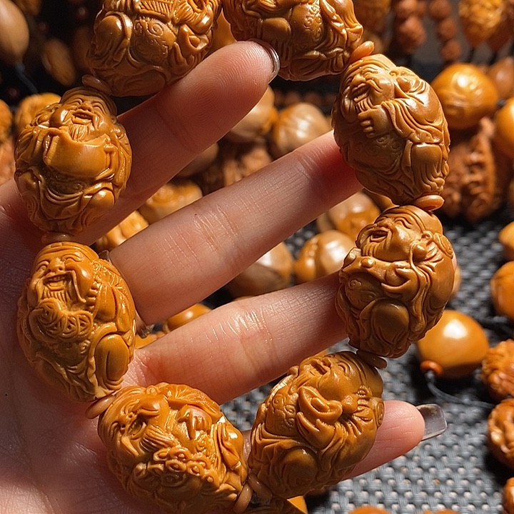 吊坠橄榄核豆*生八方财神