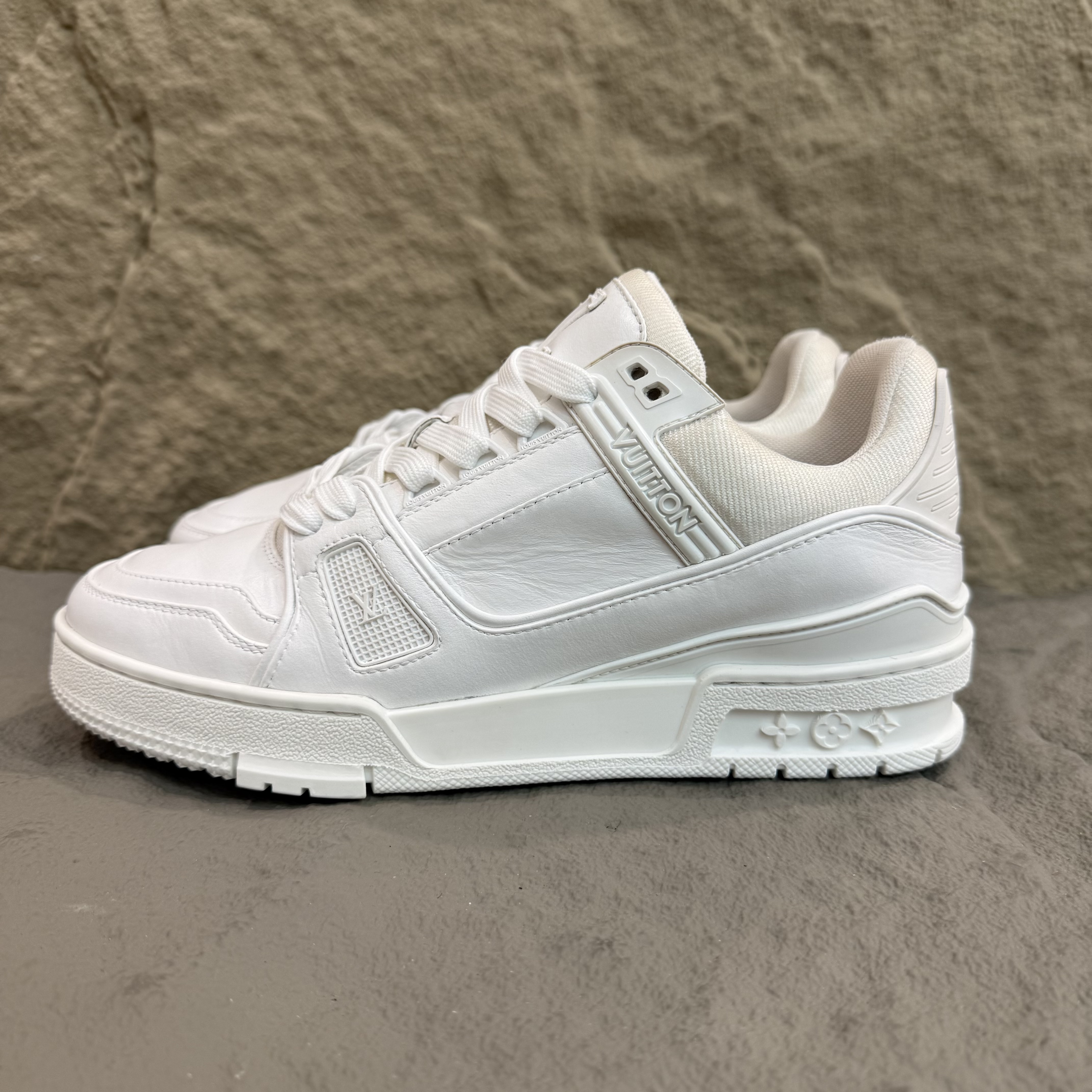 95新 LouisVuitton/路易威登 Lv Trainer纯白武士板鞋39.5码