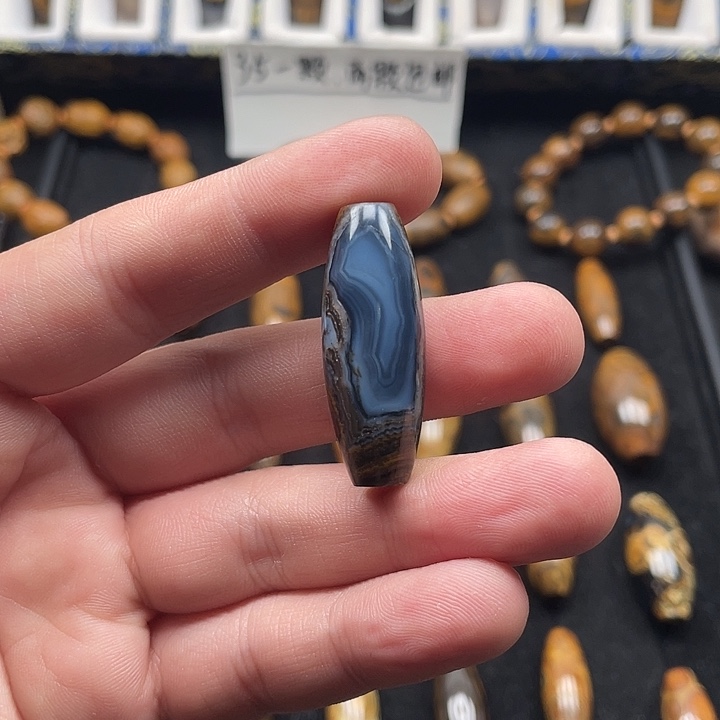 玛瑙/玉髓颈饰未镶嵌花***飞