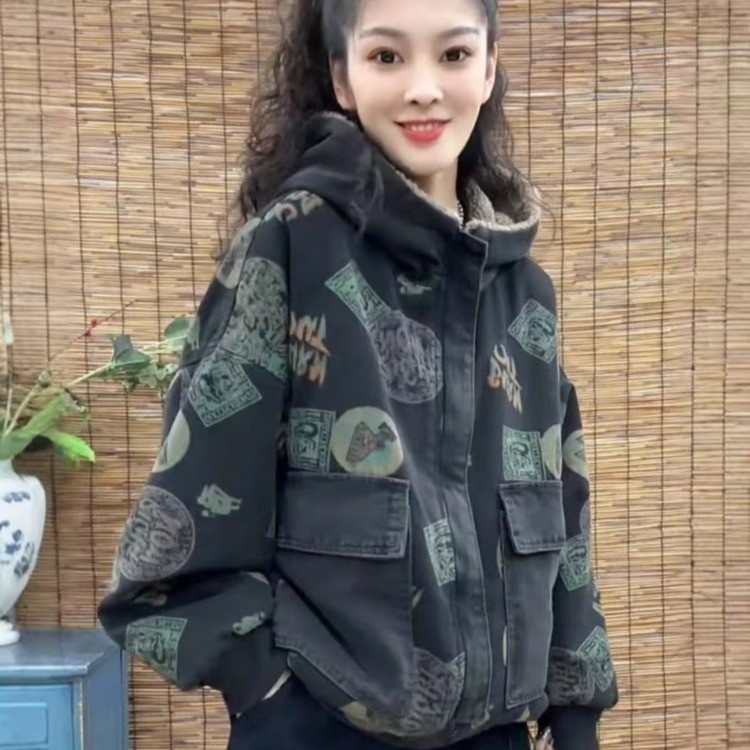 2025年冬新款牛仔印花两面穿加绒加厚休闲百搭洋气减龄连帽棉服女