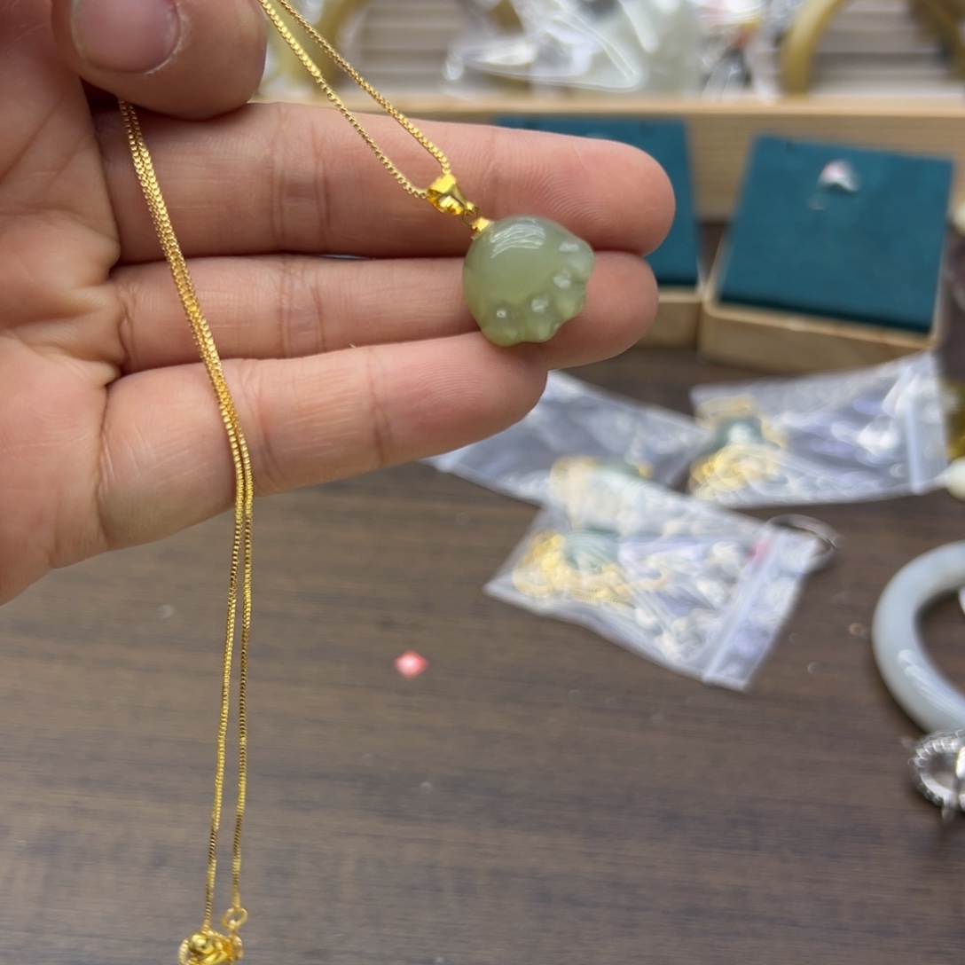 美***荐和田玉未镶嵌颈饰1777