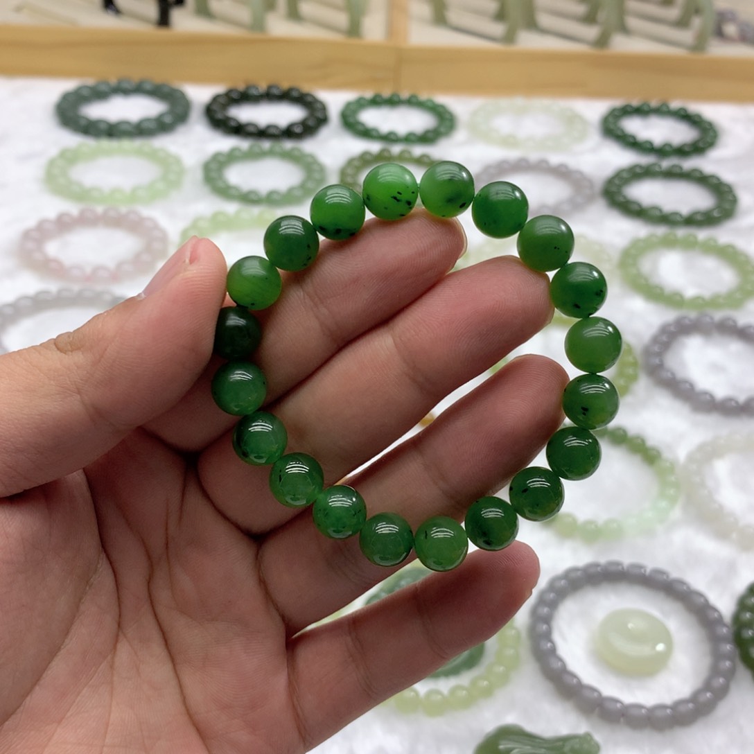 未镶嵌手串和田玉（猕猴桃碧玉9.5）