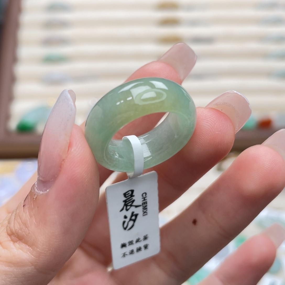 翡翠未镶嵌戒圈a10港圈 10冰黄绿底小墩墩