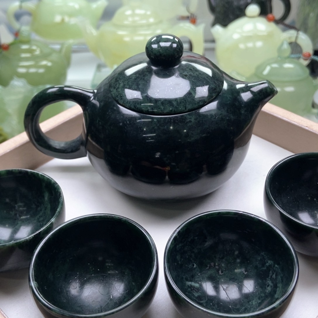 蛇纹石玉壶未镶嵌