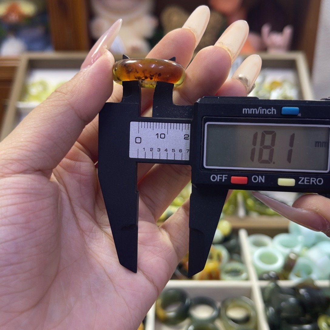 蛇纹石玉未镶嵌手镯409