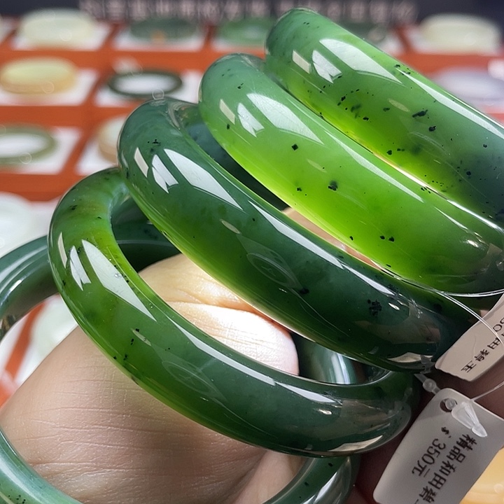 和田玉（碧玉）手镯未镶嵌多样性发其一