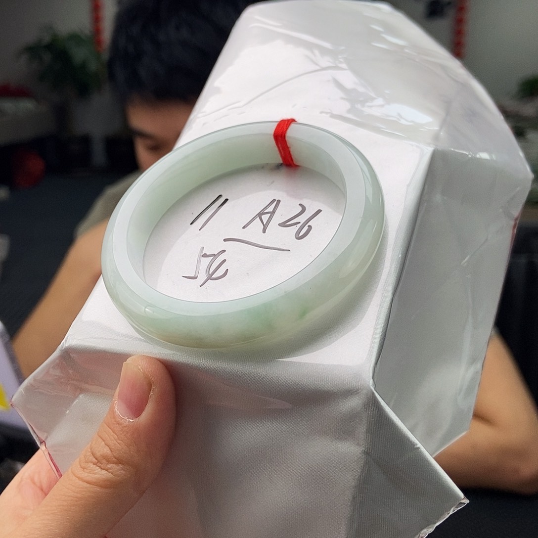 翡翠手镯未镶嵌颜色多样性发拍一发一