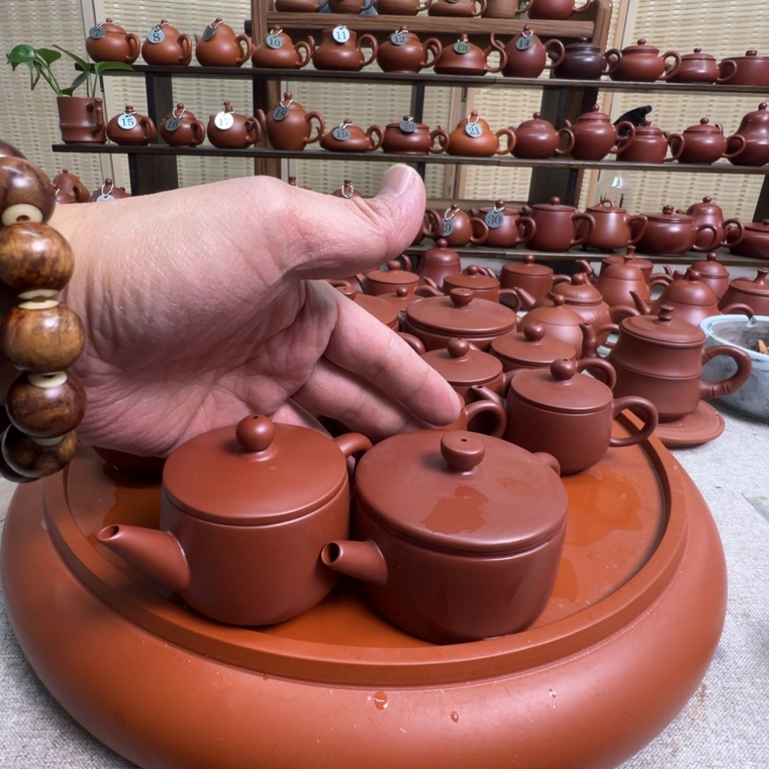 紫砂茶壶云***者潮州手拉朱泥壶2把，微瑕不退换