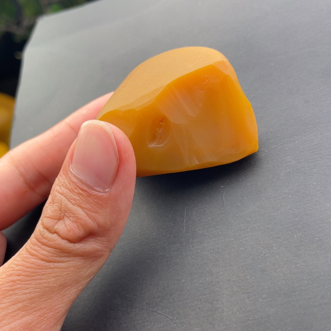 用***8石英质玉未镶嵌黄蜡石料子