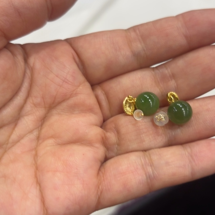 和田玉未镶嵌耳饰