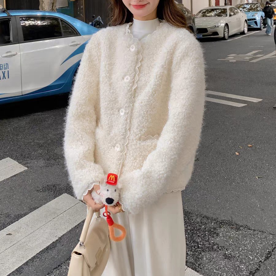 70法式拼接蕾丝边一排扣皮毛外套