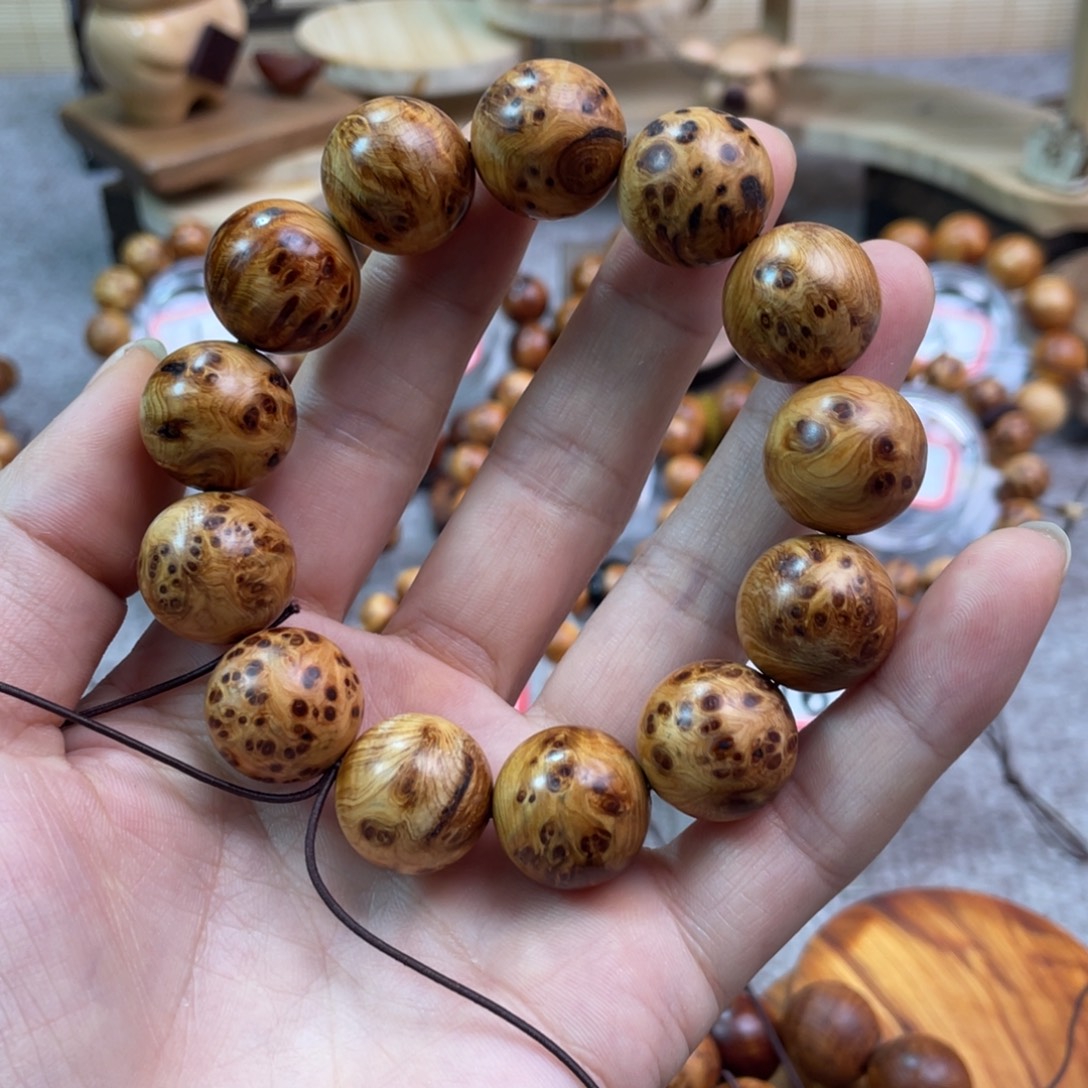 柏木（崖柏）1.8瑕疵满瘤疤