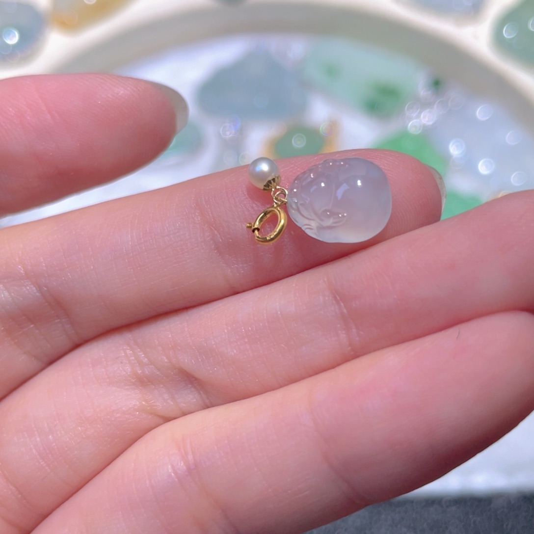 翡翠18K金镶嵌颈饰翡翠